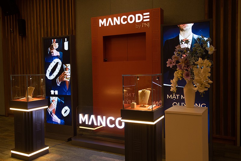 Mỗi khu vực trưng bày đều được chăm chút kỹ lưỡng, nhằm mang đến trải nghiệm mua sắm đẳng cấp. Ảnh: PNJ