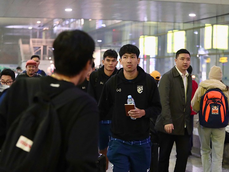 HLV Thái Lan thưởng thức đặc sản Việt Nam lúc vừa đến Hà Nội - 6