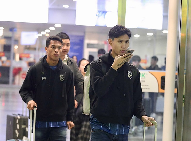 HLV Thái Lan thưởng thức đặc sản Việt Nam lúc vừa đến Hà Nội - 8