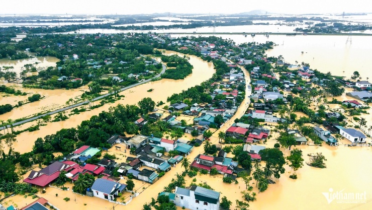 Toàn cảnh sự tàn phá khủng khiếp của cơn bão &#39;dị thường&#39; Bualoi - 1
