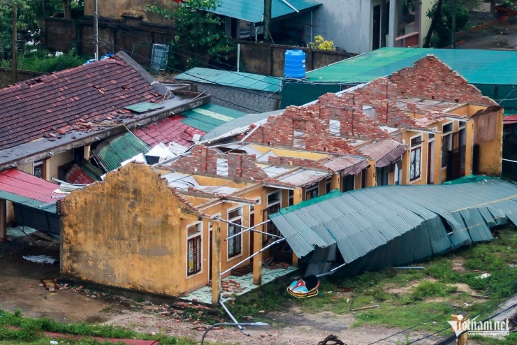 Toàn cảnh sự tàn phá khủng khiếp của cơn bão &#39;dị thường&#39; Bualoi - 5