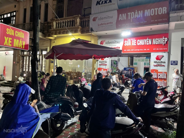 Ngày vật lộn trong mưa ngập của người Hà Nội - 14