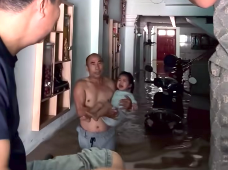 Mưa lũ khiến nhiều xã miền núi Nghệ An thiệt hại nặng nề - 20