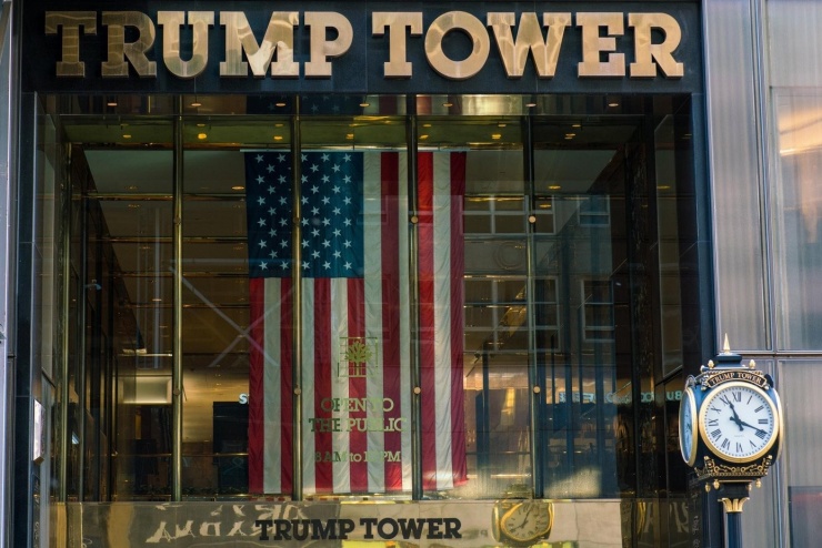Barron cho đóng cửa cả một tầng của Trump Tower để đảm bảo buổi hẹn hò diễn ra an toàn và riêng tư. Ảnh: Getty Images.