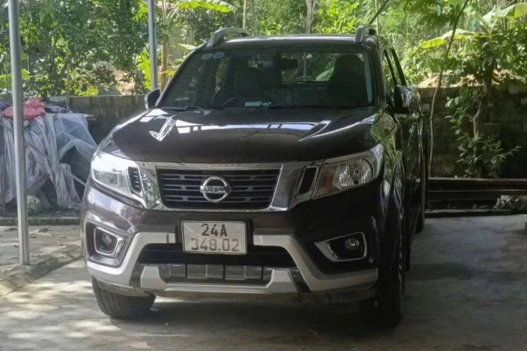 Chiếc xe chở 3 người đàn ông mất tích. Ảnh: Công an xã Văn Bàn.