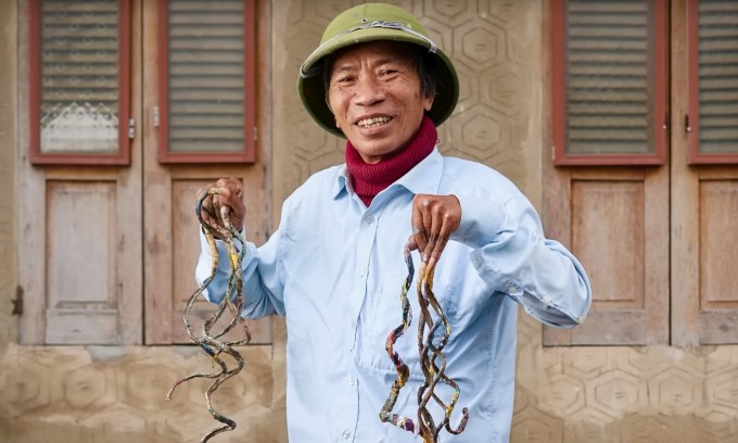 Ông Lưu Công Huyền ở huyện Giao Thủy, tỉnh Ninh Bình. Ảnh: Guinness World Record