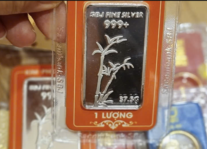 Giá bạc hôm nay trên thị trường quốc tế tiếp tục tăng cao