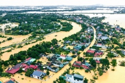 Tin tức trong ngày - Toàn cảnh sự tàn phá khủng khiếp của cơn bão 'dị thường' Bualoi