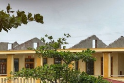 Hơn 1.000 trường học bị hư hỏng nặng sau bão số 10