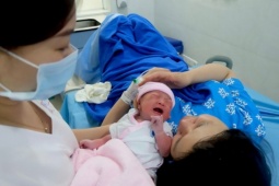 Phụ nữ độc thân được làm IVF để sinh con từ 1/10