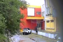 Thế giới - Video: UAV "Baba Yaga" đâm trúng ô tô, quan chức Nga thiệt mạng