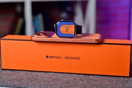 Video mở hộp Apple Watch Series 11 Hermes siêu sang