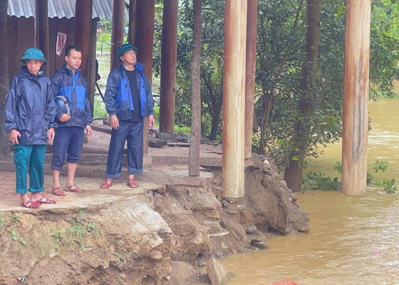 Mưa lũ khiến nhiều xã miền núi Nghệ An thiệt hại nặng nề - 10