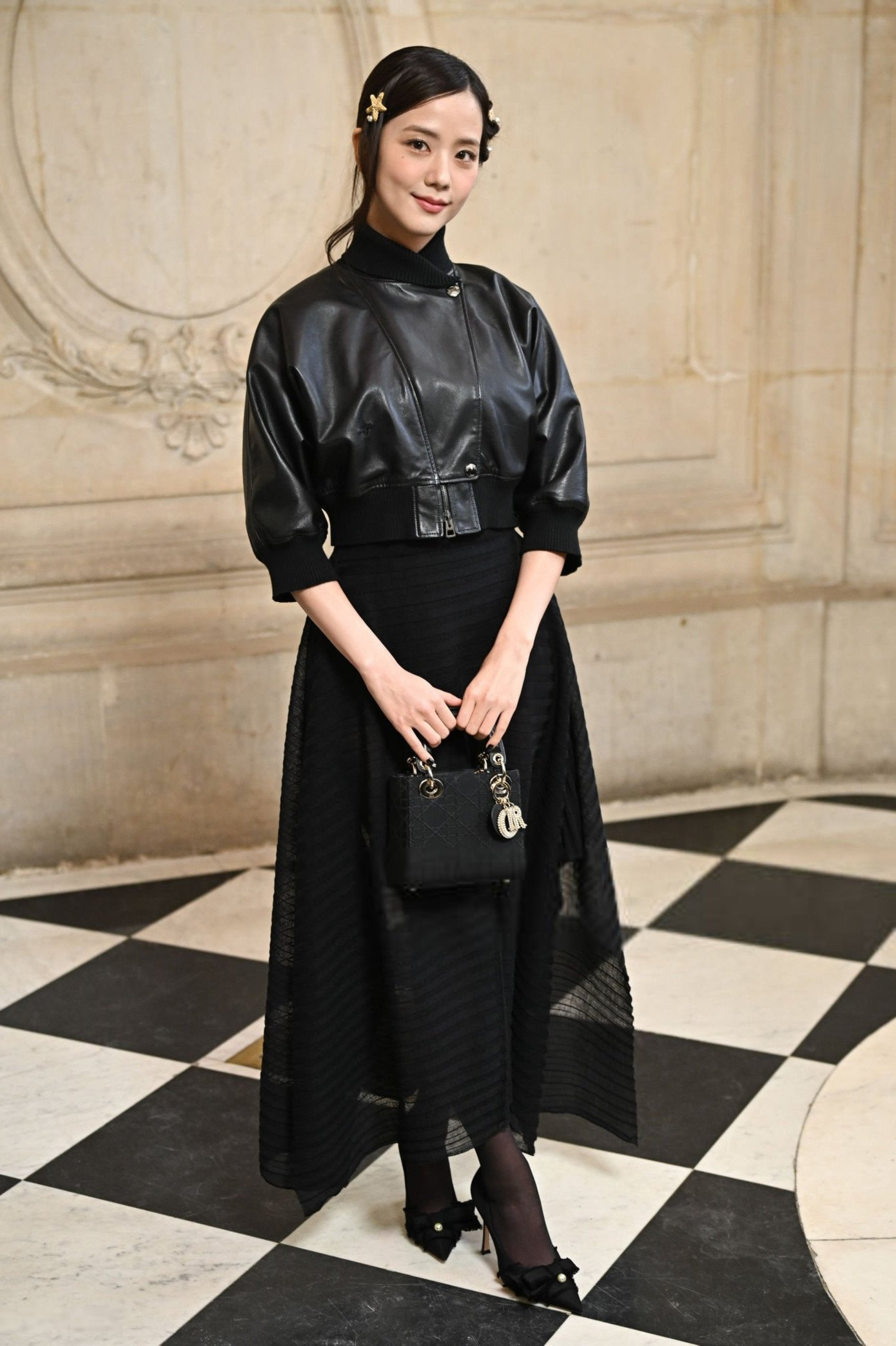 Paris Fashion Week: Jisoo BLACKPINK gây ấn tượng mạnh với clip thử đồ 15 giây - 6