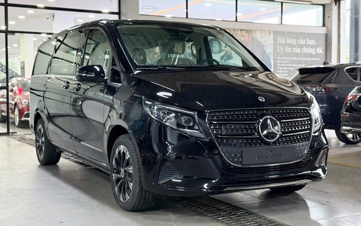 Cận cảnh Mercedes-Benz V-Class 2025 tại đại lý, giá gần 3,4 tỷ đồng - 1