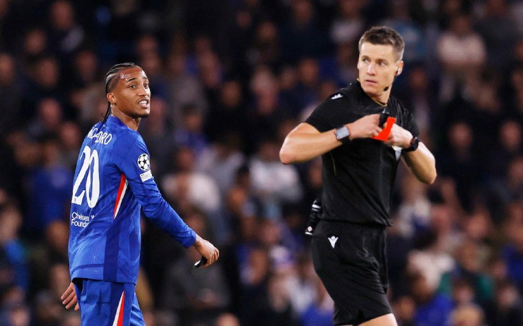 Joao Pedro khiến Chelsea thêm khó khăn