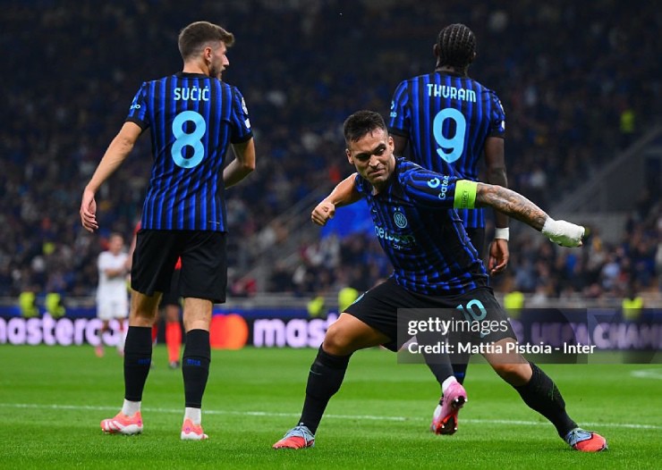 Video bóng đá Inter Milan - Slavia Praha: Sụp đổ sau 30 phút vì sai lầm (Cúp C1) - 2