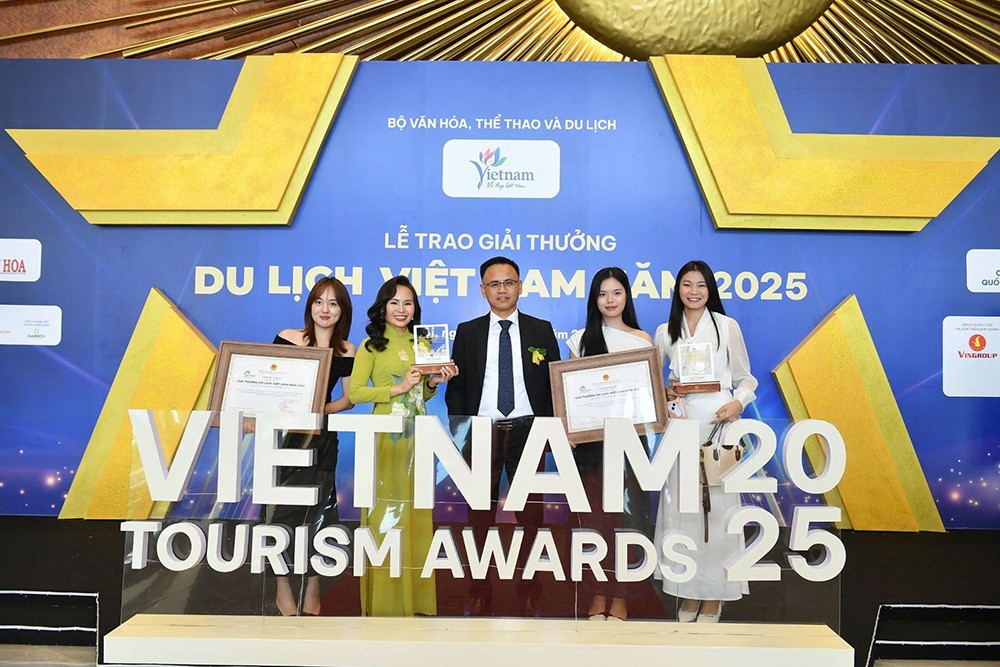 Đất Việt Tour nhận những giải thưởng danh giá từ Bộ Văn hóa, Thể thao và Du lịch.