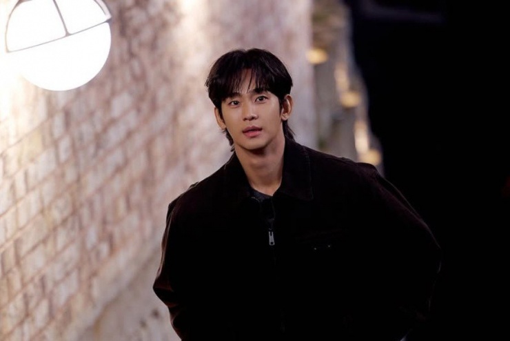 Thực hư Kim Soo Hyun leo núi giảm căng thẳng sau 6 tháng kể từ họp báo thanh minh - 4
