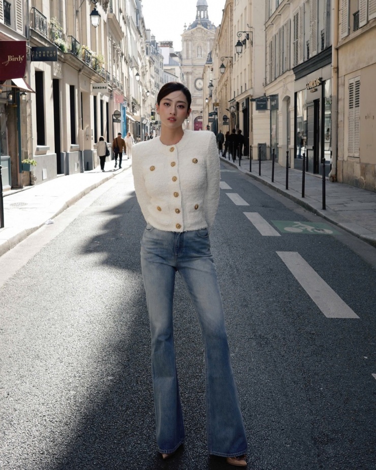 Lương Thùy Linh liên tục diện đồ hàng hiệu trên phố Paris, London - 1