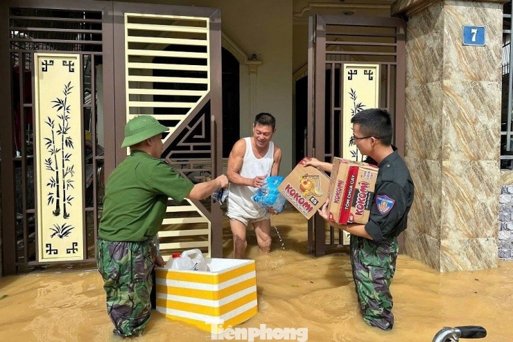 Chính quyền các địa phương đang tập trung toàn bộ nhân lực để hỗ trợ bà con và kêu gọi sự tiếp sức từ tỉnh cùng các tổ chức thiện nguyện để sớm khắc phục hậu quả sau lũ.