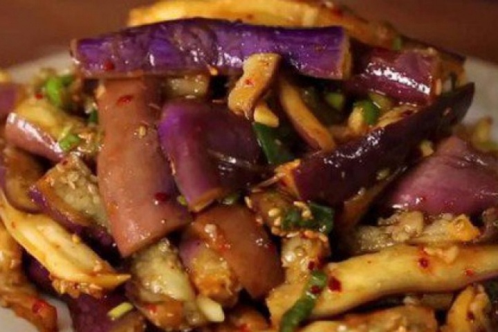 4 món ăn bài thuốc hỗ trợ trị bệnh từ cà tím