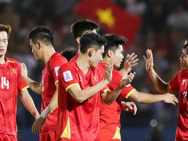 HLV Masatada Ishii đem “dao mổ trâu giết gà”, còn HLV Kim Sang-sik lại tự tin