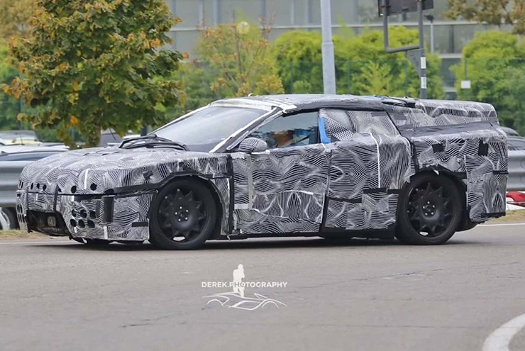 Xe điện đầu tiên của Ferrari xuất hiện trên phố