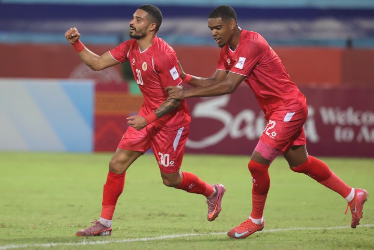 Alves ghi bàn trong hiệp một