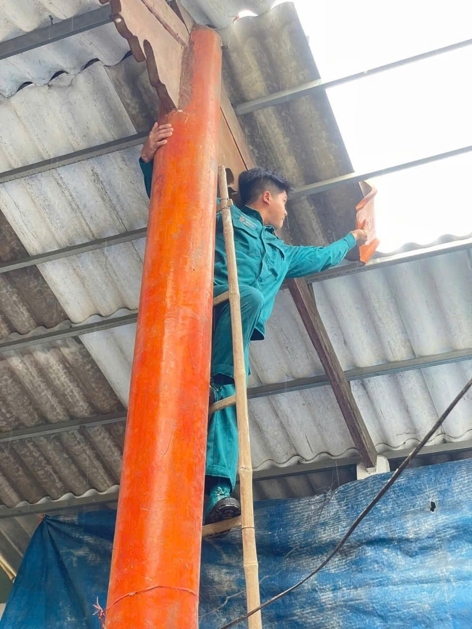 Giông lốc bất ngờ càn quét nhà dân ở Tây Ninh - 3