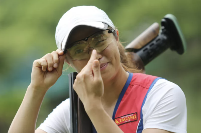 VĐV bắn súng đĩa bay Sutiya Jiewchaloemmit trong buổi tập luyện tại Thái Lan trước thềm Olympic Rio 2016. Ảnh: Bangkok Post