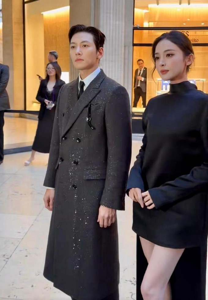 Diễn viên sánh vai tài tử Hàn Quốc Ji Chang Wook.