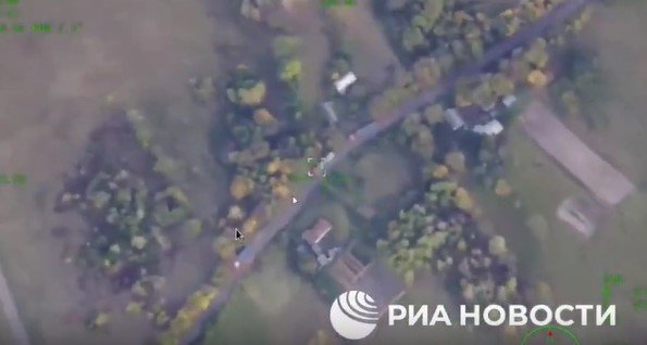 Nga phá hủy đoàn xe chở drone cảm tử, Ukraine cảnh báo nguy cơ ở Chernobyl - 1