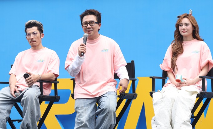 Trấn Thành (giữa) và Liên Bỉnh Phát (bìa trái), Lan Ngọc ở buổi công bố Running Man Vietnam mùa ba, sáng 1/10.