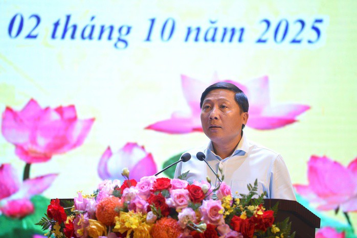 Ông Nguyễn Thanh Liêm, Bí thư Đảng ủy xã Quang Minh, phát biểu tại buổi lễ
