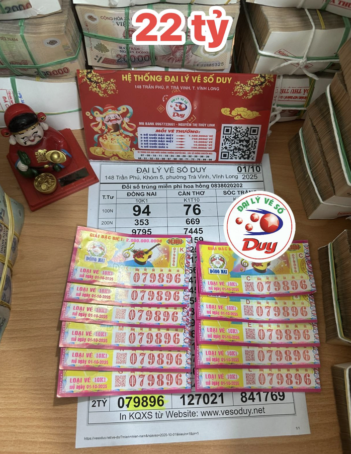 11 tờ vé số giải độc đắc mà ông Duy đổi cho khách trúng