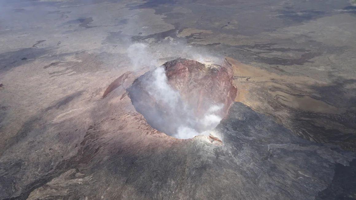 Kilauea là một trong những ngọn núi lửa hoạt động mạnh nhất thế giới. Ảnh: Cục Khảo sát Địa chất Hoa Kỳ/AP