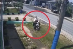 Một phụ nữ tông trụ điện tử vong khi đang trên đường đến bệnh viện