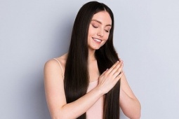 Hai bước chuyên gia khuyên làm để hạn chế tóc rụng, bạc màu