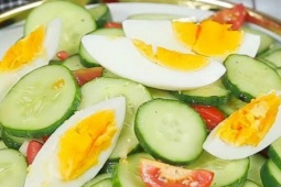 Sức khỏe đời sống - Loại quả thanh mát được chuyên gia Mỹ khẳng định tốt như thuốc bổ, đang bán rẻ đầy chợ Việt, đây là cách ăn tốt nhất