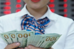 Giá USD tại các ngân hàng giảm rất mạnh