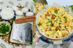 Mưa bão lười đi chợ, làm món cơm rang "vét tủ lạnh" siêu ngon lạ miệng