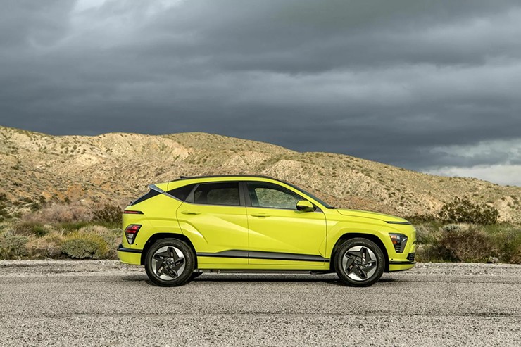 Hyundai Kona Electric 2026 thu hẹp dải sản phẩm, chỉ còn một phiên bản SE - 3