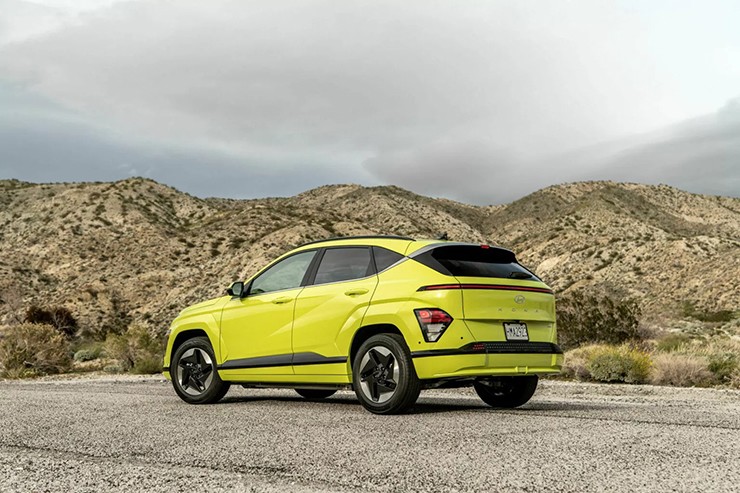 Hyundai Kona Electric 2026 thu hẹp dải sản phẩm, chỉ còn một phiên bản SE - 4