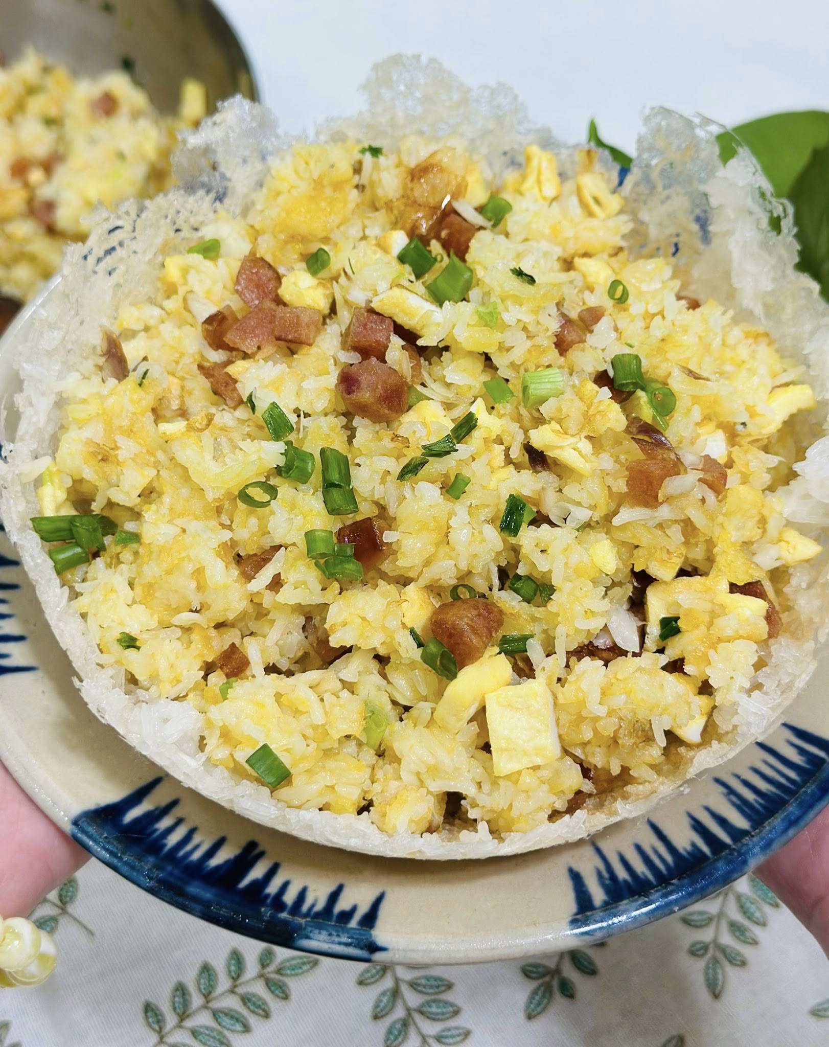 Mưa bão lười đi chợ, làm món cơm rang "vét tủ lạnh" siêu ngon lạ miệng - 1