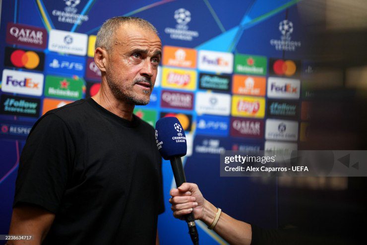 HLV Enrique khen ngợi màn trình diễn của các cầu thủ PSG