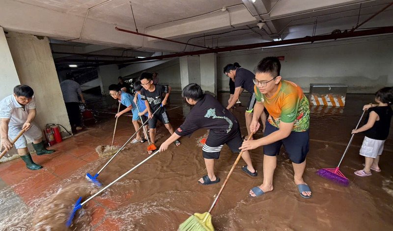 Tình đoàn kết của cư dân khiến bà Mai ấm lòng