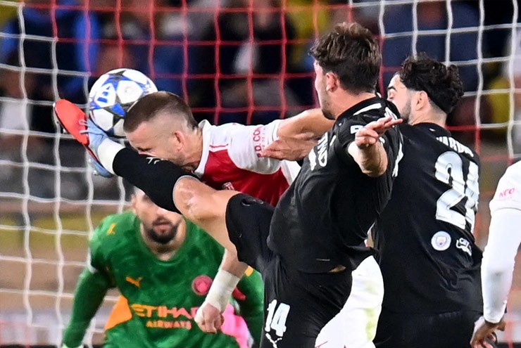 Tình huống khiến Man City phải chịu phạt đền