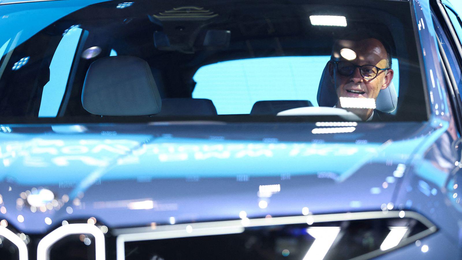 Chính phủ Đức đề xuất xem xét lại kế hoạch cấm ô tô xăng vào năm 2035 - 1