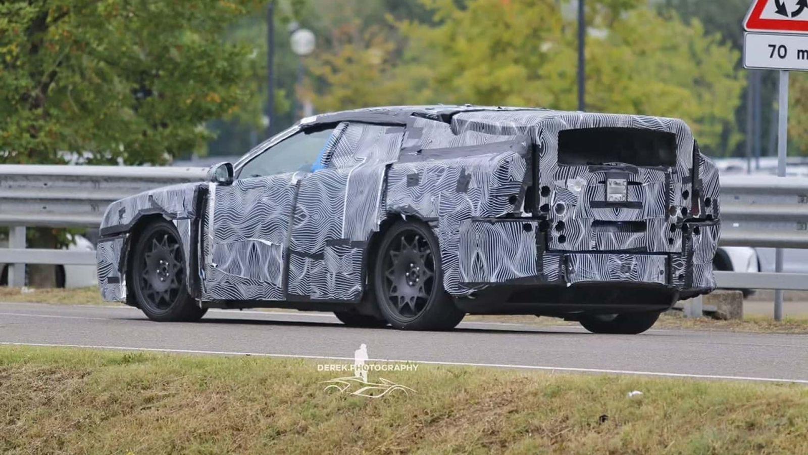 Xe điện đầu tiên của Ferrari xuất hiện trên phố - 2